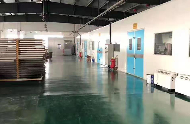 裝飾板噴烤漆房