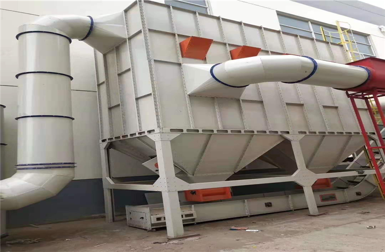 刮板式中央除塵器